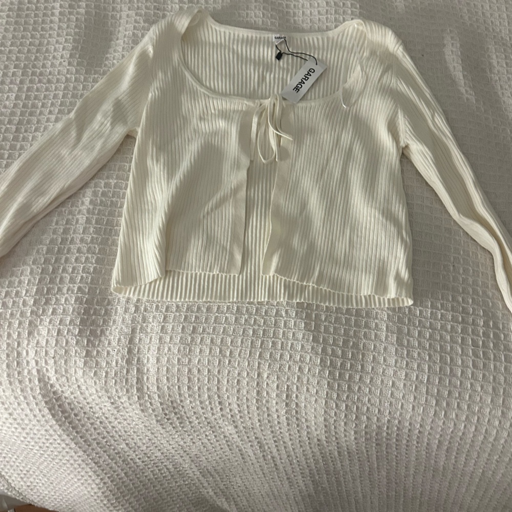garage tie top